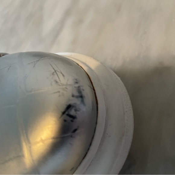 Alexander McQueen silver sneakers size 37.5 - Picture 3 of 8